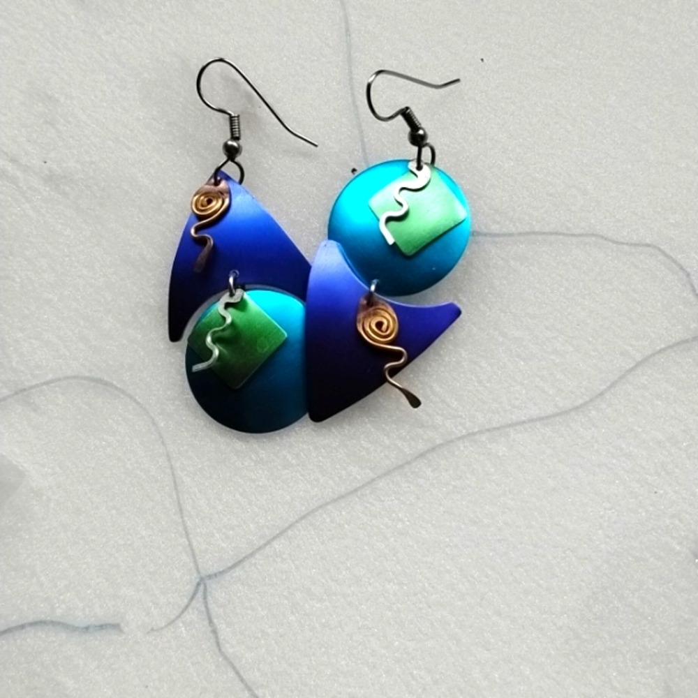 Earrings - Picture 3 of 3